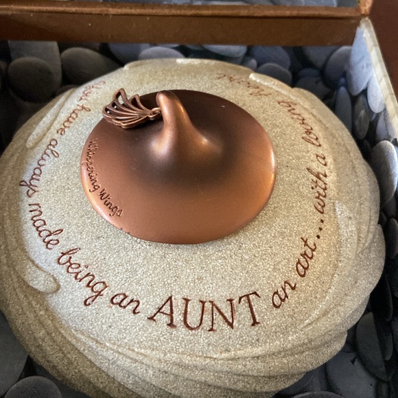 NWOT WHISPERING WINGS AUNT'S CANDLE GIFT - Picture 7 of 8